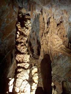 Höhlen und Grotten Unterirdische Welten der Region Languedoc-Roussillon in Südfrankreich A-Z