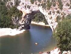 Ardèche (Fluss) mit Ardeche-Schlucht (Gorges l'Ardeche)