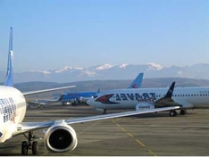 Flughafen Lourdes Aéroport International Tarbes Lourdes Pyrénées