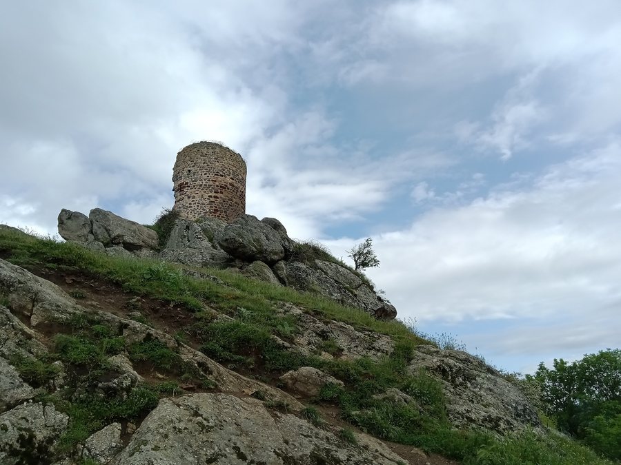 File:Château de Rochegude Saint-Privat-d'Allier 01.jpg