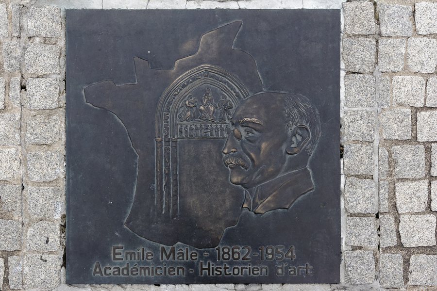 File:Commentry Gedenkplatte Emile Mâle.jpg