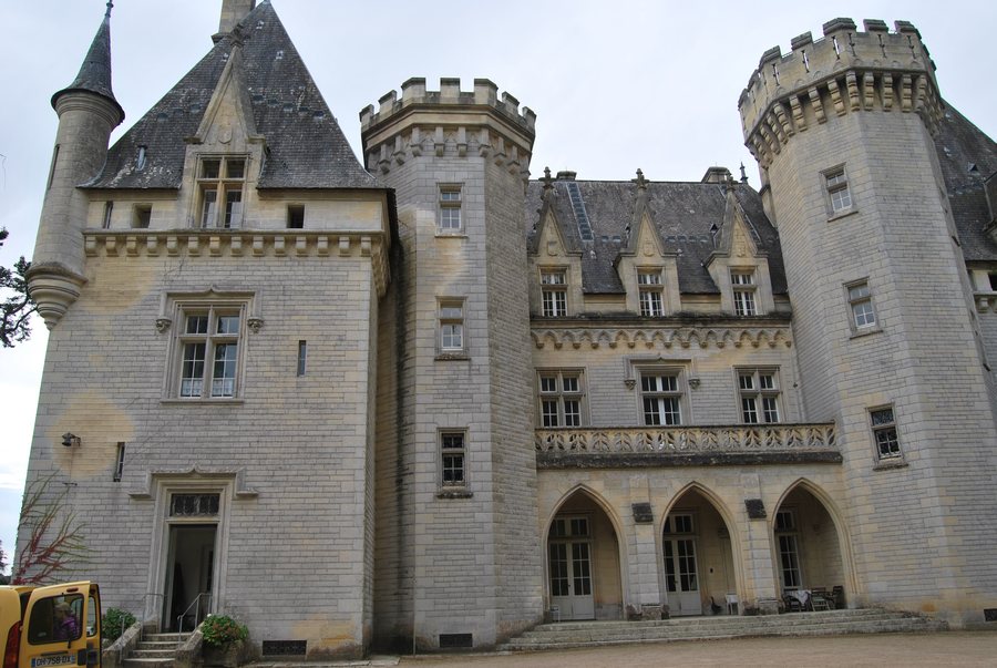 File:Gardegan-et-Tourtirac château de Pitray 1.JPG