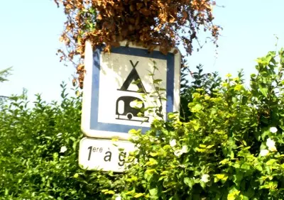 Camping Hinweisschild