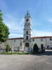 Ganges im Gard, Rathaus und Kirche